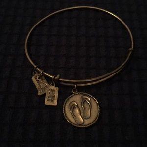 Wind & Fire Flip Flop Bracelet